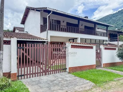 Casa de Condomínio com 4 Quartos à venda, 251m² no Carlos Guinle, Teresópolis