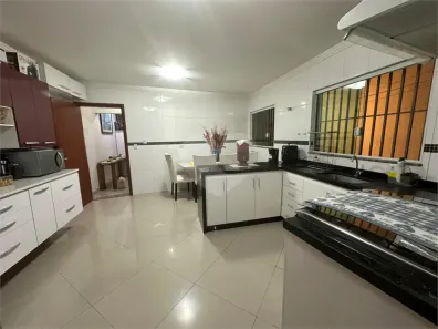 Casa com 3 Quartos para venda ou aluguel, 139m² no Jardim Vivan, São Paulo