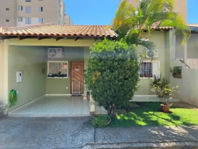 Casa de Condomínio com 2 Quartos à venda, 81m² no Conjunto Habitacional Santiago II, Londrina