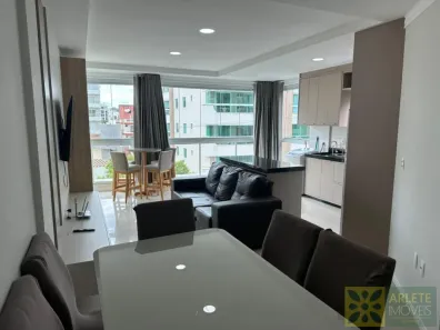 Apartamento com 2 Quartos para alugar, 80m² no Bombas, Bombinhas