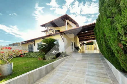 Casa com 4 Quartos à venda, 341m² no Capim Macio, Natal