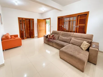 Casa com 2 Quartos para alugar, 160m² no Niterói, Canoas