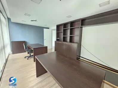 Sala Comercial com 3 Quartos à venda, 61m² no Moinhos de Vento, Porto Alegre