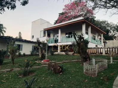 Fazenda/Sítio com 4 Quartos à venda, 400m² no Barreiro, Taubaté