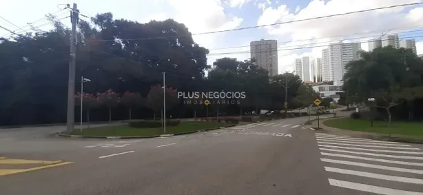 Lote/Terreno à venda, 330m² no Jardim Residencial Tivoli Park, Sorocaba