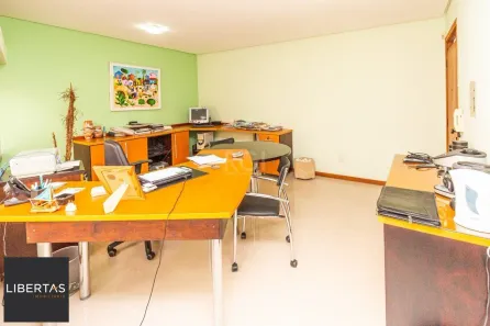 Sala Comercial à venda, 24m² no Bom Fim, Porto Alegre