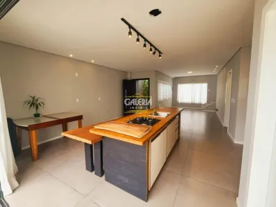Sobrado com 3 Quartos à venda, 129m² no Iririú, Joinville
