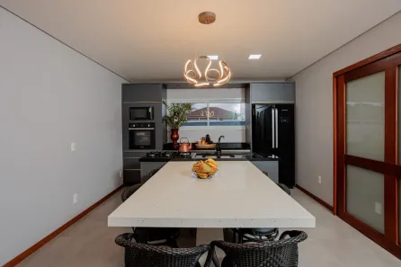 Casa com 3 Quartos à venda, 222m² no Jarivatuba, Joinville