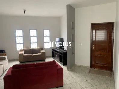 Casa com 3 Quartos à venda, 180m² no Jardim Patrícia, Uberlândia