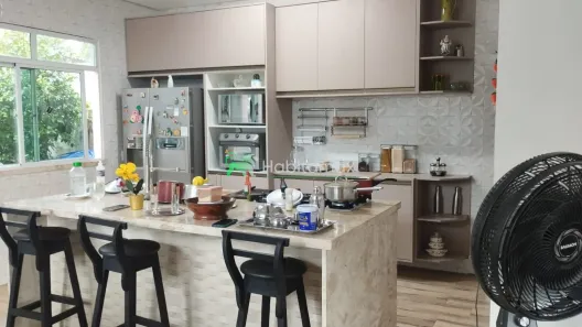 Casa com 3 Quartos à venda, 170m² no Tarumã, Manaus
