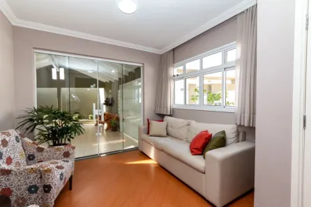 Sobrado com 4 Quartos à venda, 199m² no Guaíra, Curitiba
