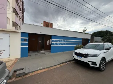 Casa com 3 Quartos para alugar, 200m² no Vila Santa Izabel, Bauru