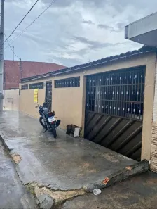 Casa com 5 Quartos à venda, 300m² no Lírio do Vale, Manaus