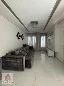 Casa com 3 Quartos à venda, 240m² no Jardim Textil, São Paulo
