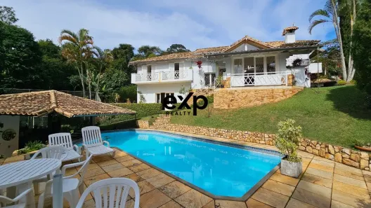Casa de Condomínio com 4 Quartos à venda, 285m² no Itaipava, Petrópolis