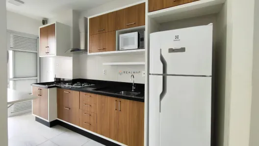 Apartamento com 2 Quartos para alugar, 67m² no Kobrasol, São José