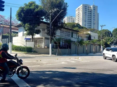 Sobrado com 4 Quartos para venda ou aluguel, 515m² no Sumaré, São Paulo
