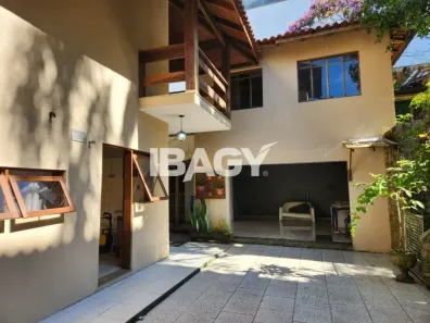 Casa com 6 Quartos para alugar, 360m² no João Paulo, Florianópolis