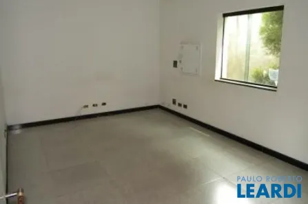 Ponto Comercial com 8 Quartos à venda, 450m² no Sumaré, São Paulo