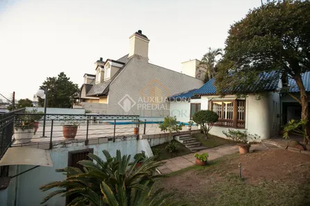 Casa com 5 Quartos à venda, 300m² no Três Figueiras, Porto Alegre