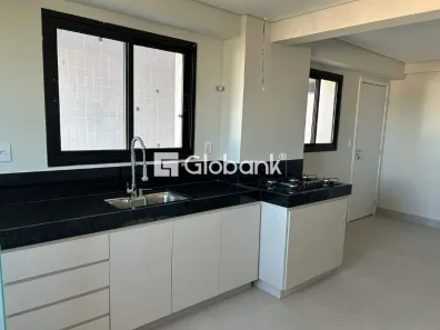 Apartamento com 3 Quartos para alugar, 90m² no Centro, Montes Claros