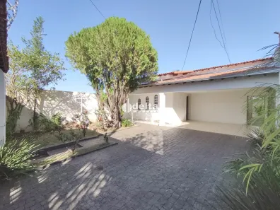 Casa com 3 Quartos para alugar, 350m² no Cidade Jardim, Uberlândia