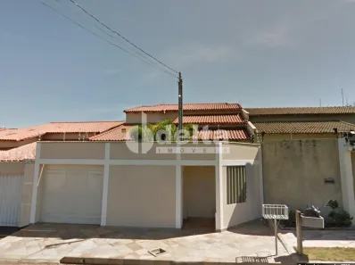 Casa com 3 Quartos à venda, 234m² no Presidente Roosevelt, Uberlândia