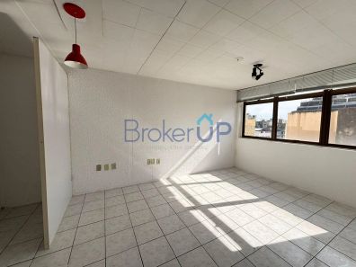 Sala Comercial para venda ou aluguel, 30m² no Centro Histórico, Porto Alegre