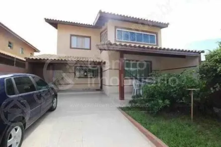 Casa com 4 Quartos à venda, 225m² no Centro, Peruíbe