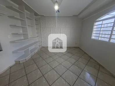 Imóvel Comercial com 3 Quartos para alugar, 200m² no Tibery, Uberlândia