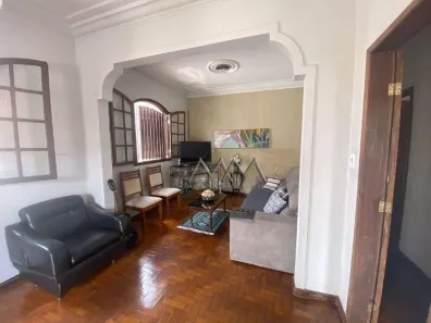 Casa com 3 Quartos à venda, 200m² no Paraíso, Belo Horizonte