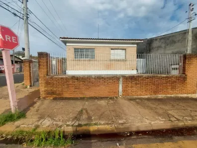 Casa com 3 Quartos para alugar, 145m² no Vila Suconasa, Araraquara