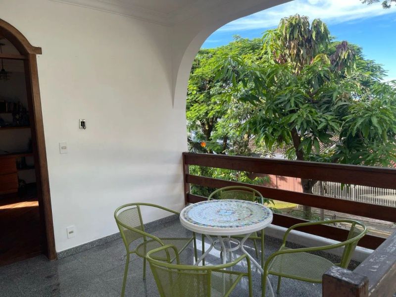Casa com 3 quartos — Santa Amélia, Belo Horizonte