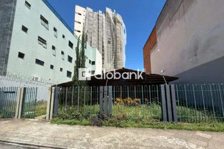 Imóvel Comercial para alugar, 350m² no Todos os Santos, Montes Claros