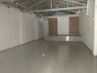 Galpão/Depósito/Armazém com 4 Quartos para alugar, 90m² no Tomás Coelho, Rio de Janeiro