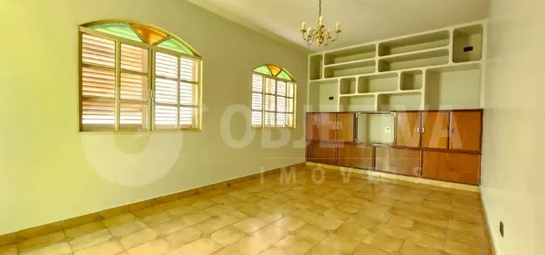 Apartamento com 3 Quartos para alugar, 204m² no Nossa Senhora Aparecida, Uberlândia