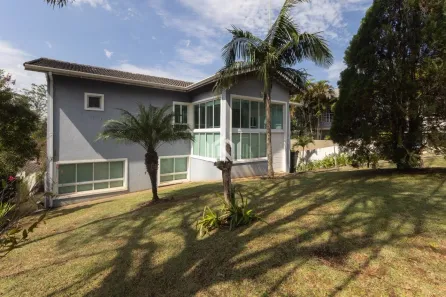 Casa de Condomínio com 3 Quartos para alugar, 342m² no Jardim Indaiá, Embu das Artes