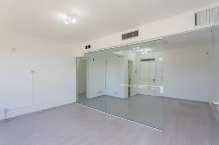 Sala Comercial para alugar, 67m² no Tristeza, Porto Alegre