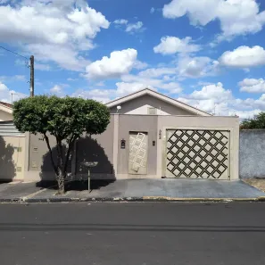 Casa com 2 Quartos para alugar, 110m² no Jardim Santa Rosa, Matão