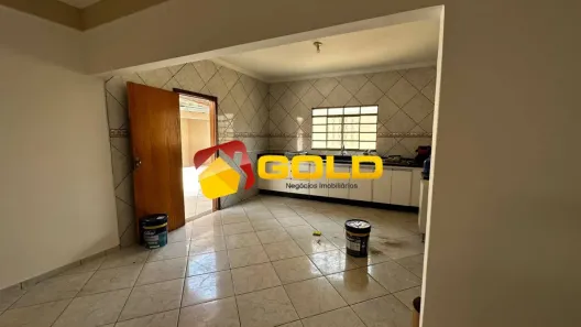 Casa com 3 Quartos para alugar, 182m² no São Jorge, Uberlândia