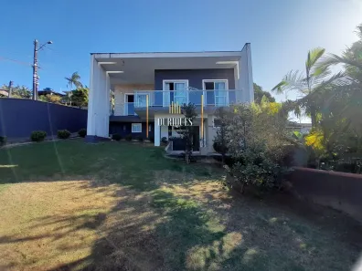 Sobrado com 3 Quartos à venda, 154m² no Iririú, Joinville