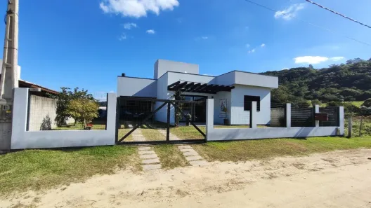 Casa com 2 Quartos para venda ou aluguel, 120m² no Ressacada, Garopaba