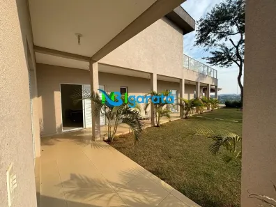 Fazenda/Sítio com 4 Quartos à venda, 370m² no Centro, Igaratá