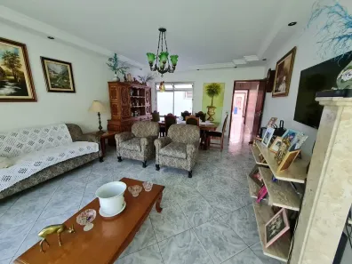 Casa com 3 Quartos à venda, 250m² no Jardim Avelino, São Paulo