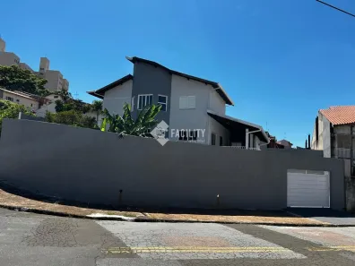 Sobrado com 4 Quartos à venda, 210m² no Loteamento Parque São Martinho, Campinas