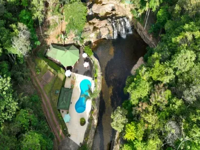 Fazenda/Sítio com 5 Quartos à venda, 1300m² no , Rio Acima