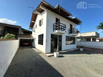 Casa com 4 Quartos à venda, 220m² no Costeira, Balneário Barra do Sul