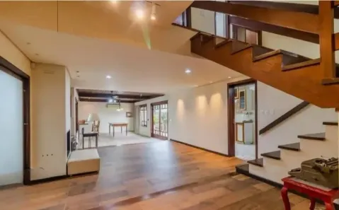 Casa com 3 Quartos para alugar, 330m² no Medianeira, Porto Alegre