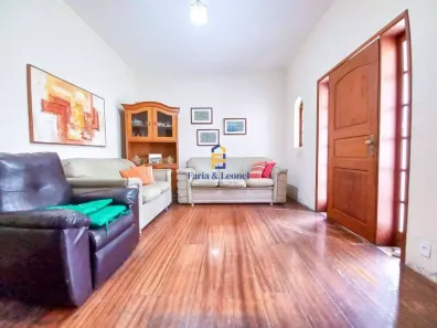 Casa com 4 Quartos à venda, 185m² no Santa Catarina, Juiz de Fora