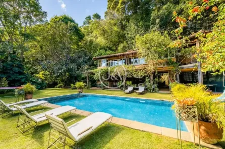 Casa com 9 Quartos à venda, 900m² no Corrêas, Petrópolis